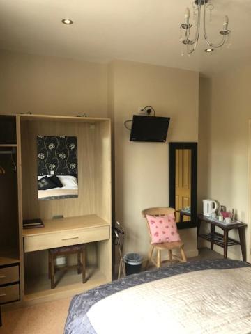 The Blacksmith Arms Bed and Breakfast Alton  Exteriör bild