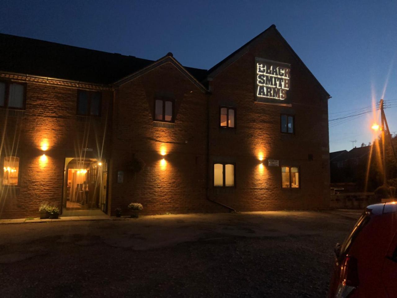The Blacksmith Arms Bed and Breakfast Alton  Exteriör bild